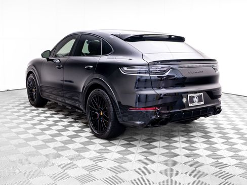 Certified 2023 Porsche Cayenne GTS AWD/4WD image 3