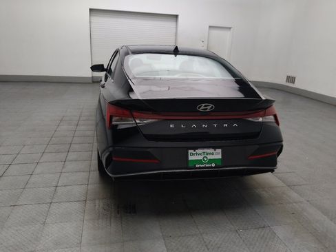 Used 2025 Hyundai Elantra SEL FWD image 6