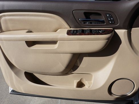 Used 2012 GMC Yukon XL Denali image 20