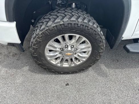 Used 2021 Chevrolet Silverado 2500 High Country w/ Z71 Off-Road Package AWD/4WD image 7