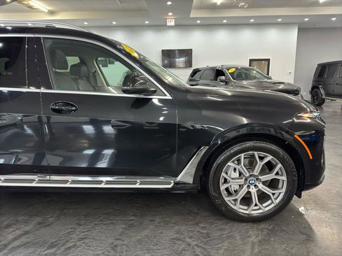 Used 2023 BMW X7 xDrive40i w/ Premium Package AWD/4WD image 13