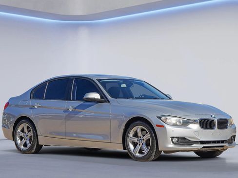 Used 2014 BMW 320i Sedan image 9