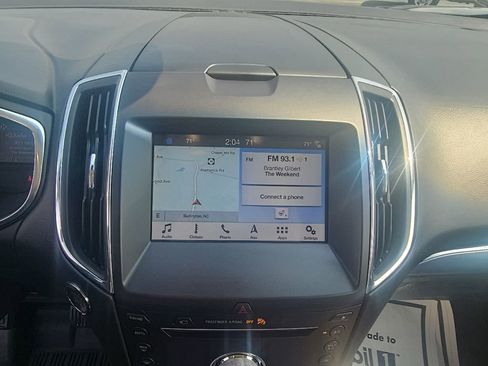 Used 2019 Ford Edge Titanium w/ Equipment Group 301A AWD/4WD image 26