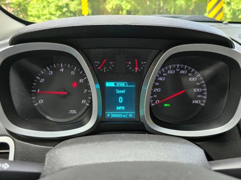 Used 2017 Chevrolet Equinox LT FWD image 26