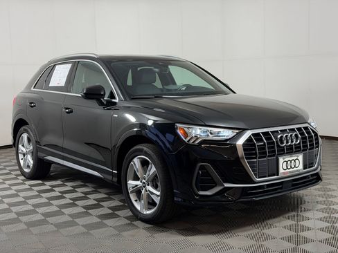 Used 2023 Audi Q3 2.0T Premium w/ Convenience Package AWD/4WD image 7