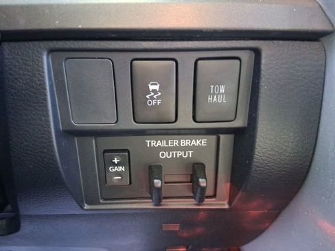 Used 2019 Toyota Tundra SR5 w/ TRD Off Road Package AWD/4WD image 18