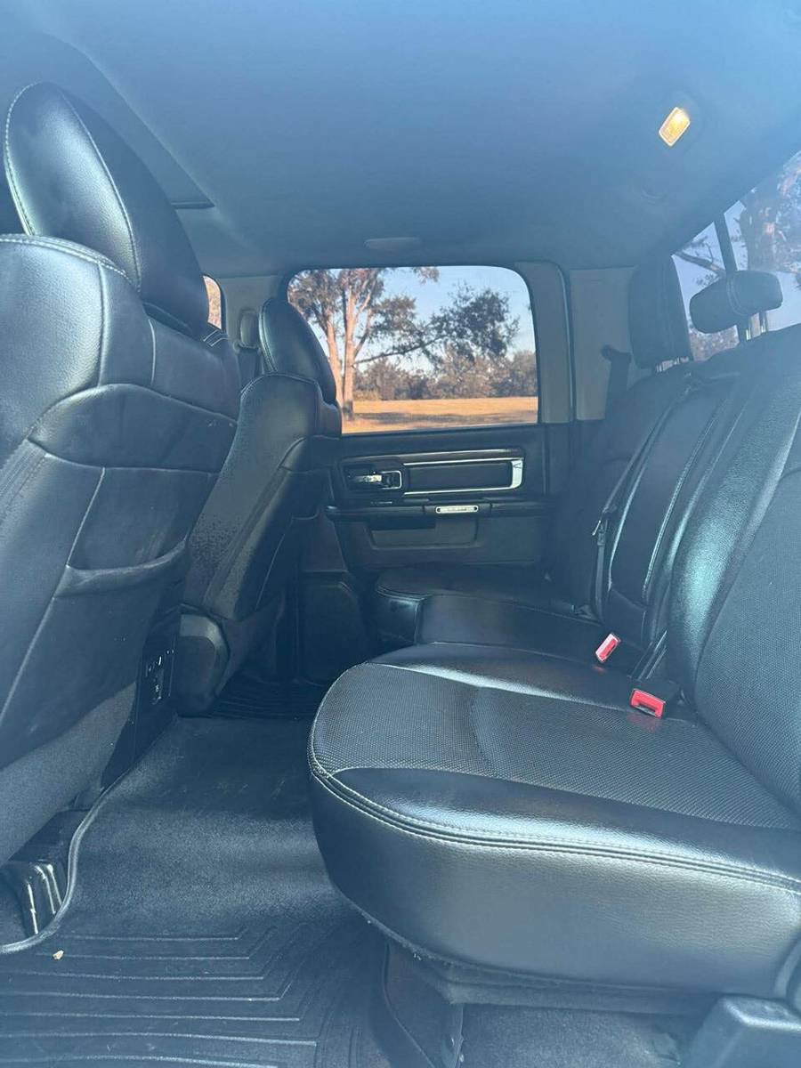 Used 2017 RAM 1500 Laramie w/ Convenience Group AWD/4WD image 13