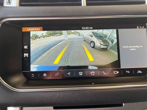 Used 2017 Land Rover Range Rover Sport SE image 20