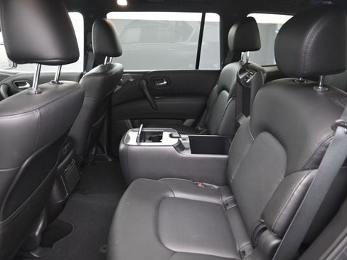 Used 2024 Nissan Armada SL w/ Midnight Edition Package image 17