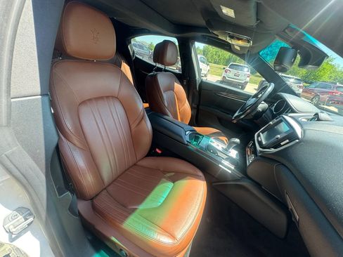 Used 2015 Maserati Ghibli RWD image 13