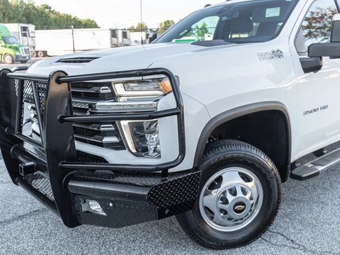 Used 2023 Chevrolet Silverado 3500 High Country w/ Safety Package II image 3