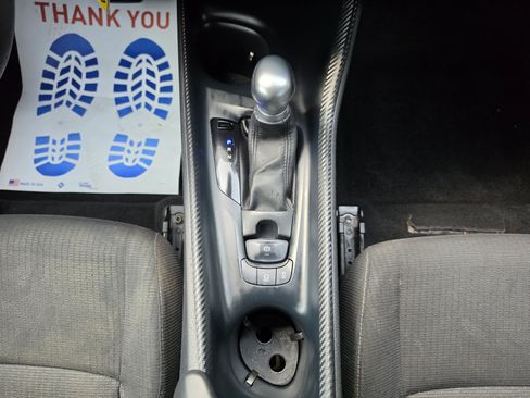 Used 2019 Toyota C-HR LE FWD image 37