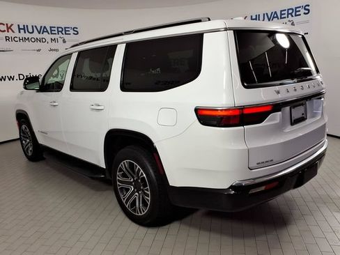 Used 2023 Jeep Wagoneer Series II AWD/4WD image 6