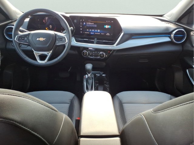 Used 2024 Chevrolet Trax LT w/ LT Convenience Package FWD image 11