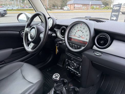 Used 2011 MINI Cooper Hardtop image 18