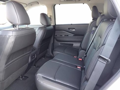 Certified 2025 Nissan Pathfinder SL AWD/4WD image 8