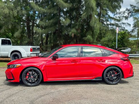 Used 2023 Honda Civic Type R image 3