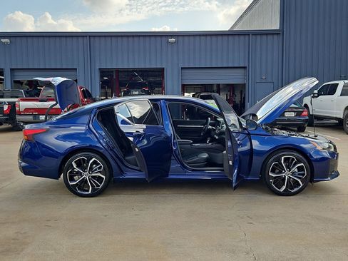 Certified 2024 Nissan Altima 2.5 SR image 13