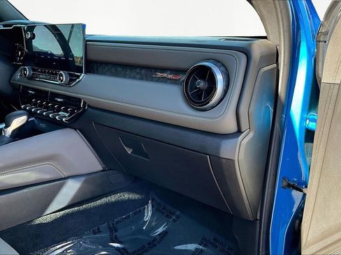 Used 2024 Chevrolet Colorado ZR2 w/ ZR2 Convenience Package III image 16