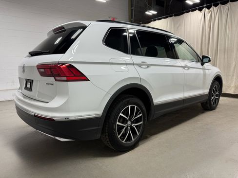 Used 2021 Volkswagen Tiguan SE w/ Panoramic Sunroof Package image 22