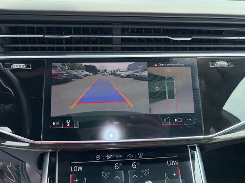 Used 2021 Audi Q8 Prestige AWD/4WD image 19