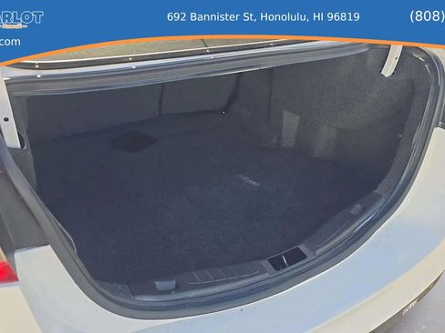 Used 2016 Ford Fusion SE w/ Equipment Group 202A FWD image 13