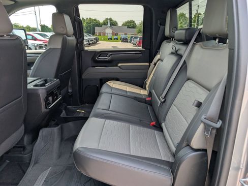 Used 2024 Chevrolet Silverado 2500 ZR2 w/ Technology Package AWD/4WD image 16