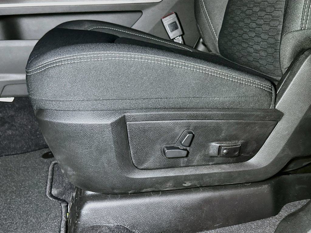 New 2026 RAM 2500 Big Horn AWD/4WD image 14