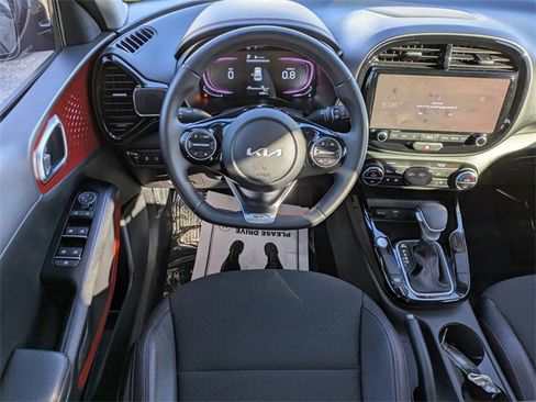 Used 2023 Kia Soul GT-Line image 13