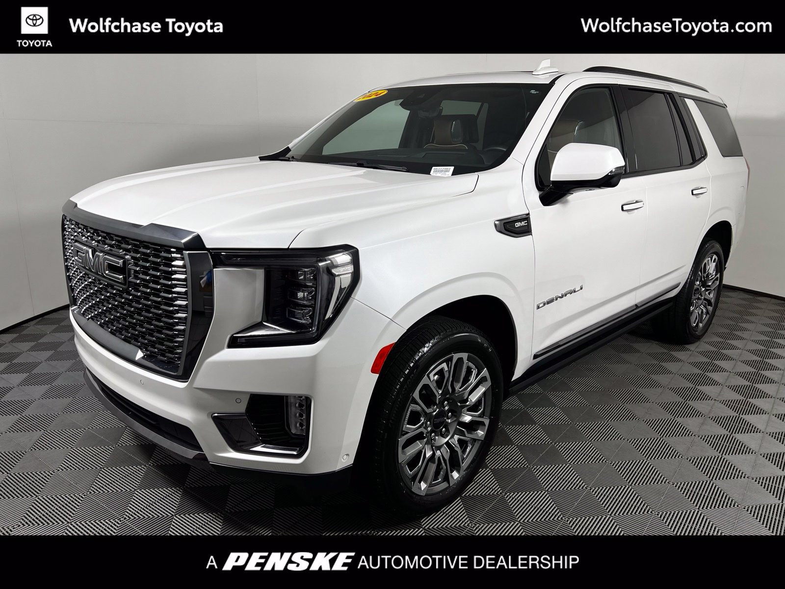 Used 2024 GMC Yukon Denali Ultimate AWD/4WD image 1