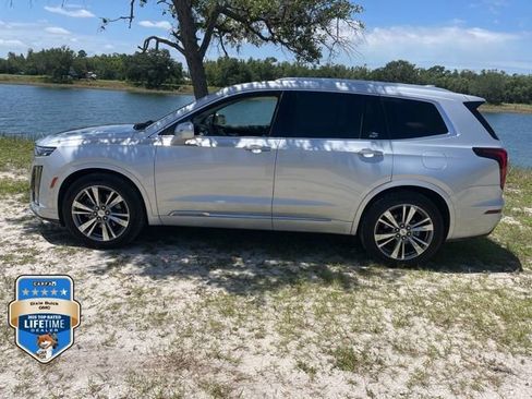 Certified 2020 Cadillac XT6 Premium Luxury FWD image 4