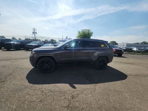Used 2015 Jeep Grand Cherokee Altitude AWD/4WD image 23