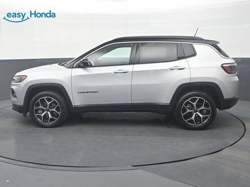 Used 2025 Jeep Compass Limited AWD/4WD image 4