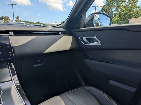 Used 2025 Land Rover Range Rover Velar Dynamic SE AWD/4WD image 17