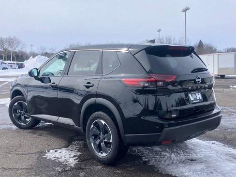Used 2025 Nissan Rogue SV image 19