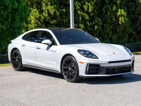 Certified 2024 Porsche Panamera RWD image 9