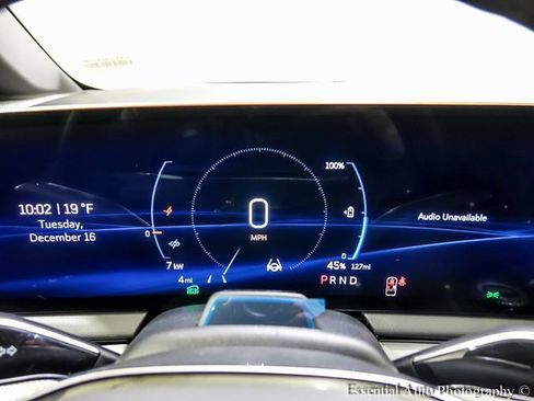 New 2026 Cadillac Optiq Luxury 2 image 11