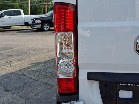 Used 2025 RAM ProMaster 2500 w/ Convenience Group FWD image 10