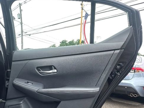 Used 2023 Nissan Sentra SV FWD image 19