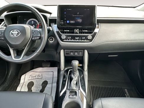 Used 2023 Toyota Corolla Cross XLE FWD image 11