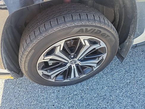 Used 2022 Toyota RAV4 XSE image 9