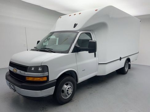 New 2025 Chevrolet Express 3500 w/ Power Convenience Package RWD image 6
