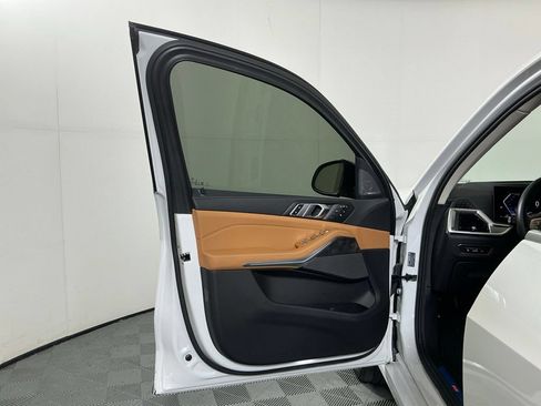 Certified 2025 BMW X7 xDrive40i w/ Executive Package AWD/4WD image 19