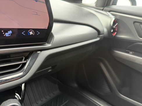 Used 2025 Chevrolet Equinox EV RS AWD/4WD image 40