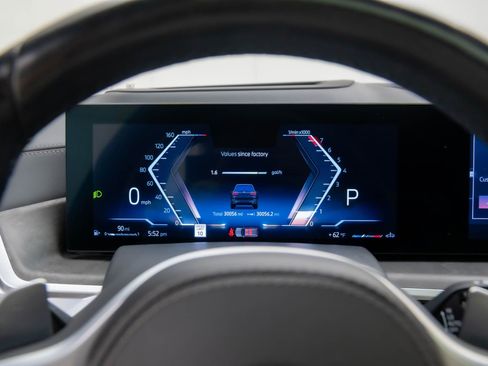 Certified 2024 BMW X7 xDrive40i w/ M Sport Package image 22