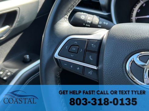 Used 2022 Toyota Highlander XLE image 38
