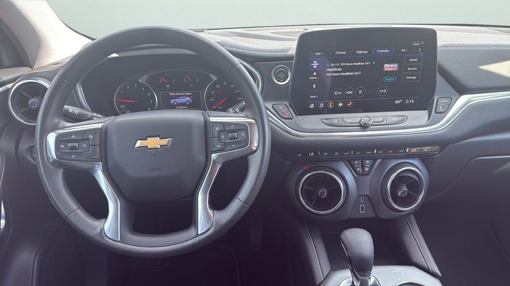 Used 2025 Chevrolet Blazer LT FWD image 18