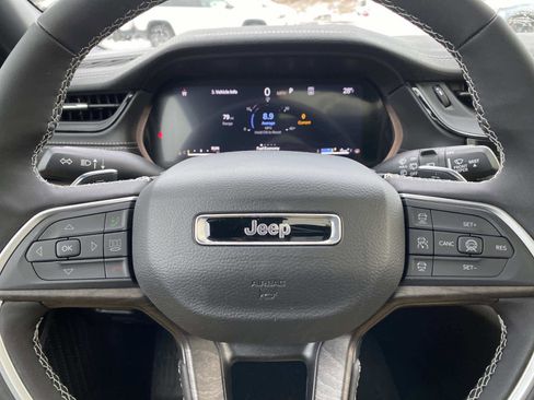 New 2026 Jeep Grand Cherokee Altitude image 14