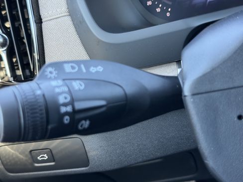 New 2026 Volvo XC90 B5 Plus image 27