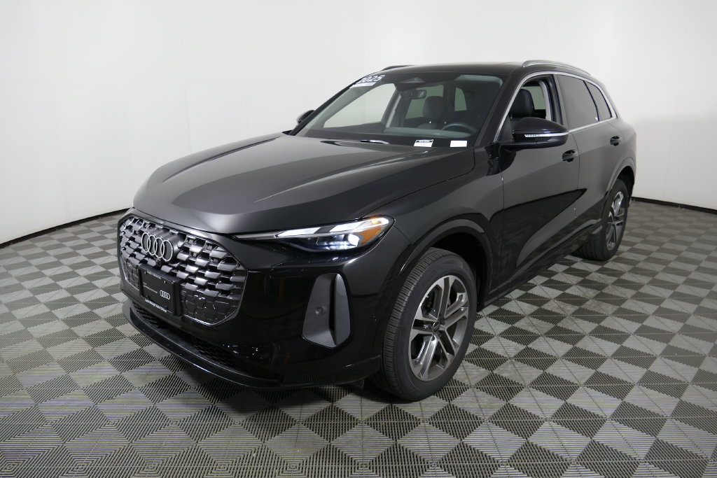 Certified 2025 Audi Q5 Premium w/ Convenience Package AWD/4WD image 7
